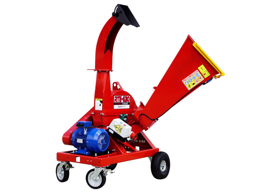 Häcksler REMET RTE-630 mit 7,5 kW Elektromotor, max. 120 mm Astdurchmesser, HARDOX 500 Stahlmesser, 360° drehbarer Auswurfschacht, Produktivität bis 6 m³/h.
