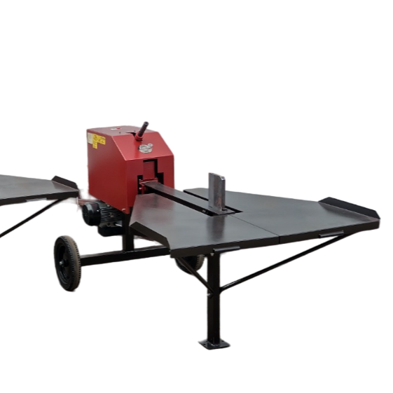 Industrieller Holzspalter DKPR-7B von Artmash mit 7 PS Benzinmotor, 12 Tonnen Spaltkraft und hoher Mobilität. Ideal für Forstwirtschaft und Holzverarbeitung.