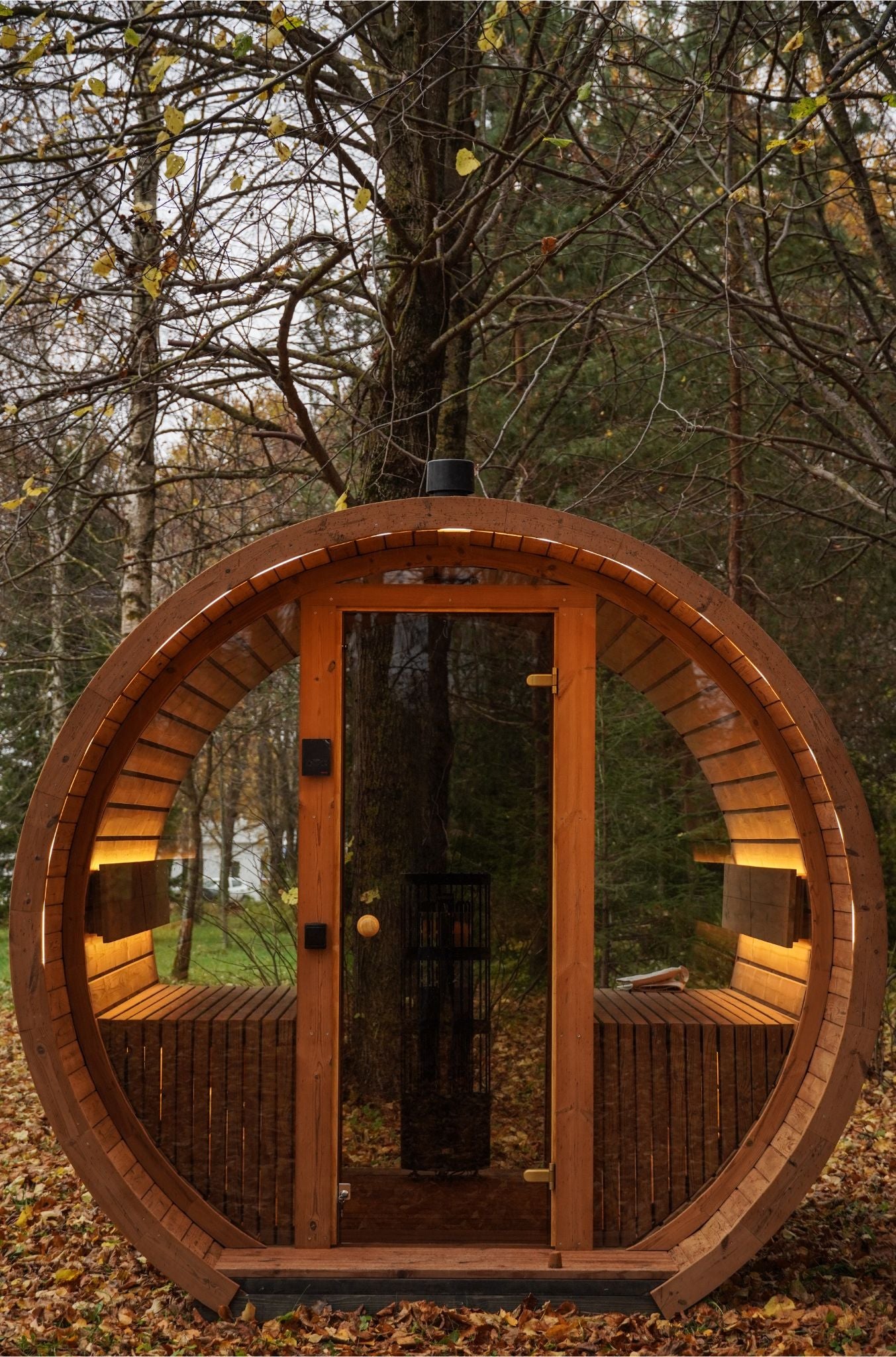 Komplett ausgestattete Premium-Gartensauna 2,6 m – aus Thermoholz, mit Holzofen – sofort einsatzbereit.