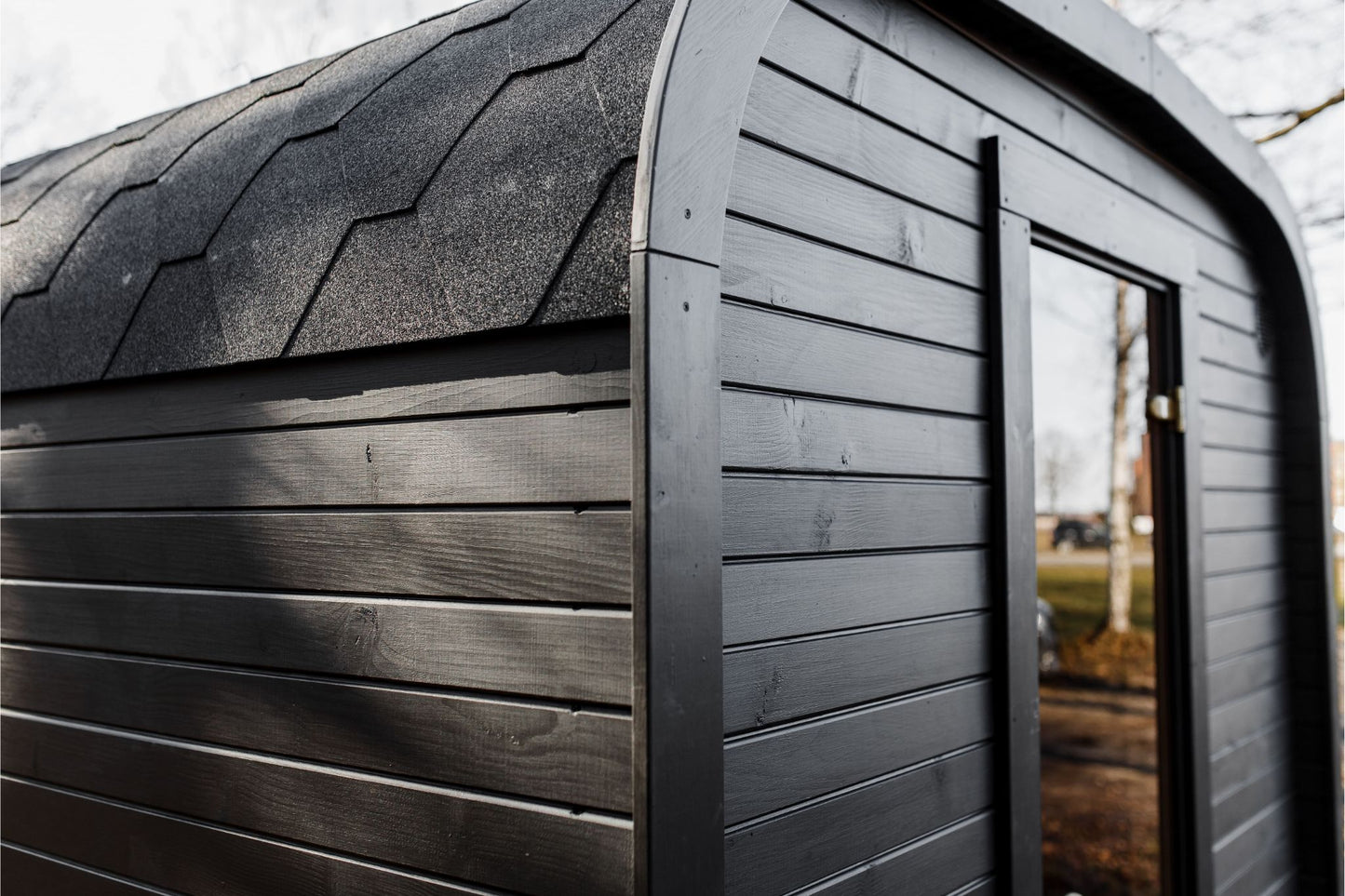 Komplett ausgestattete Premium-CUBE-Gartensauna 4 m mit Vorraum – aus Fichtenholz, mit Holzofen – sofort einsatzbereit
