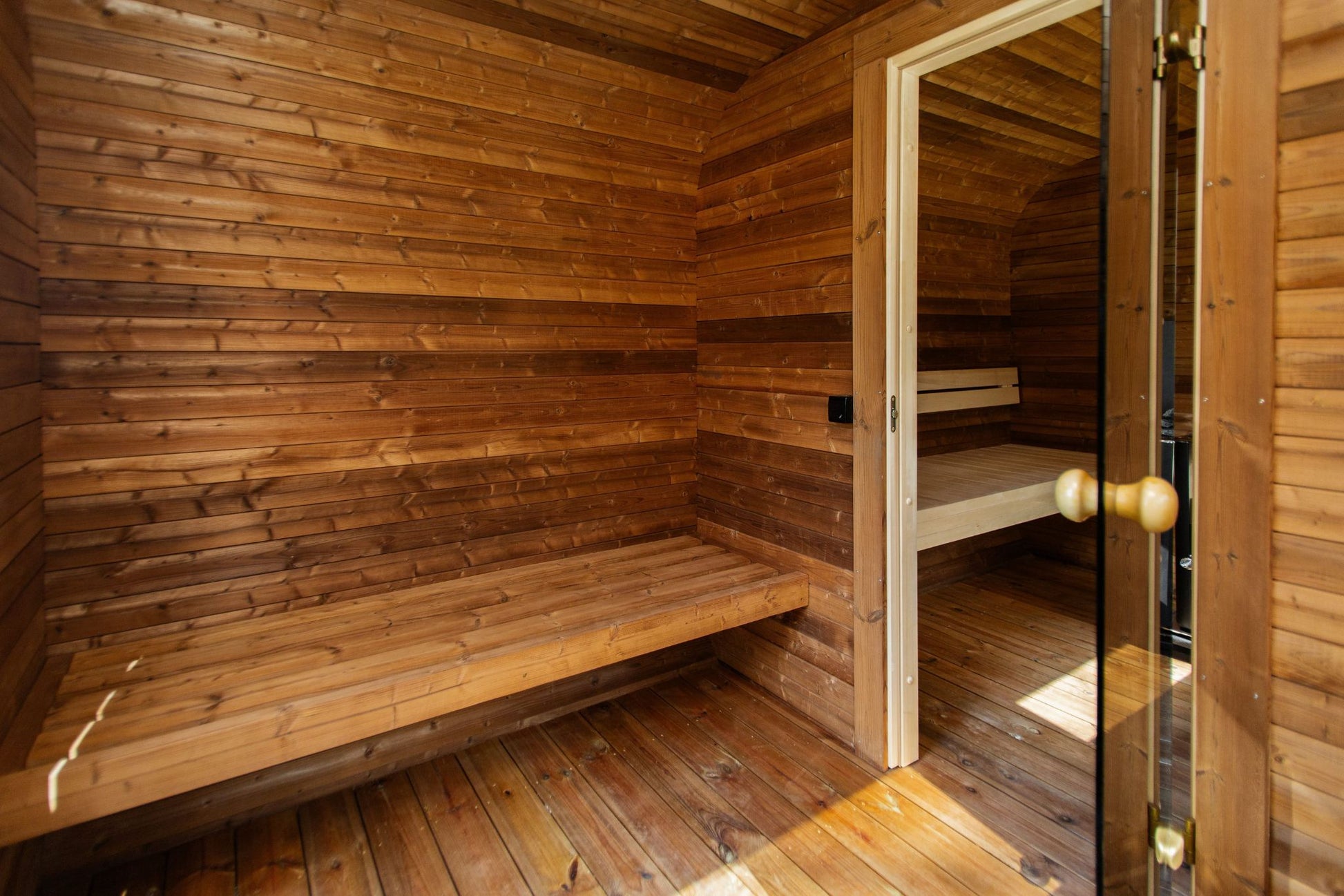 Komplett ausgestattete Premium-CUBE-Gartensauna 4 m mit Vorraum – aus Fichtenholz, mit Holzofen – sofort einsatzbereit