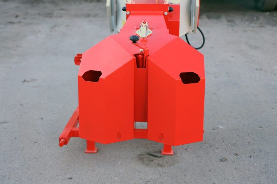AM-120PTO ARPAL Traktor-Häcksler mit PTO-Antrieb, max. Aststärke 120 mm, 6 gehärtete Messer, Produktionskapazität 6 m³/h, Sackverpackung möglich, ideal für Brennstoff und Mulch