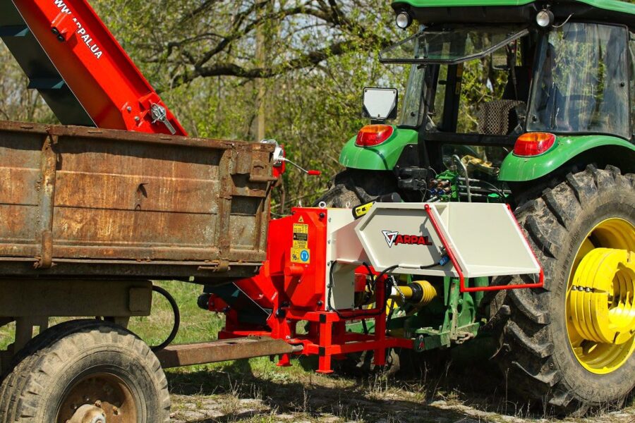 Zweigehäcksler AM-120PTO-K PRO - Leistungsstarker Häcksler für Äste bis 120 mm Durchmesser