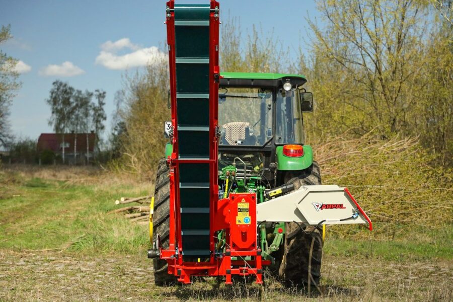 Leistungsstarker Häcksler für Äste bis 120 mm Durchmesser