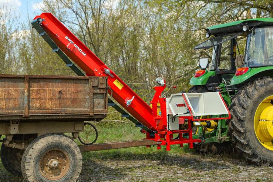 Zweigehäcksler AM-120PTO-K PRO - Leistungsstarker Häcksler für Äste bis 120 mm Durchmesser
