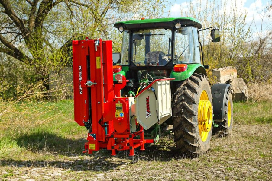 Zweigehäcksler AM-120PTO-K PRO - Leistungsstarker Häcksler für Äste bis 120 mm Durchmesser