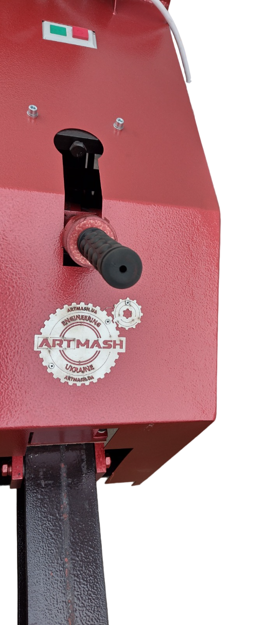 Industrieller Holzspalter DKPR-380 von Artmash mit 380V Elektromotor, 12 Tonnen Spaltkraft und hoher Effizienz. Ideal für Forstwirtschaft und professionelle Holzverarbeitung.