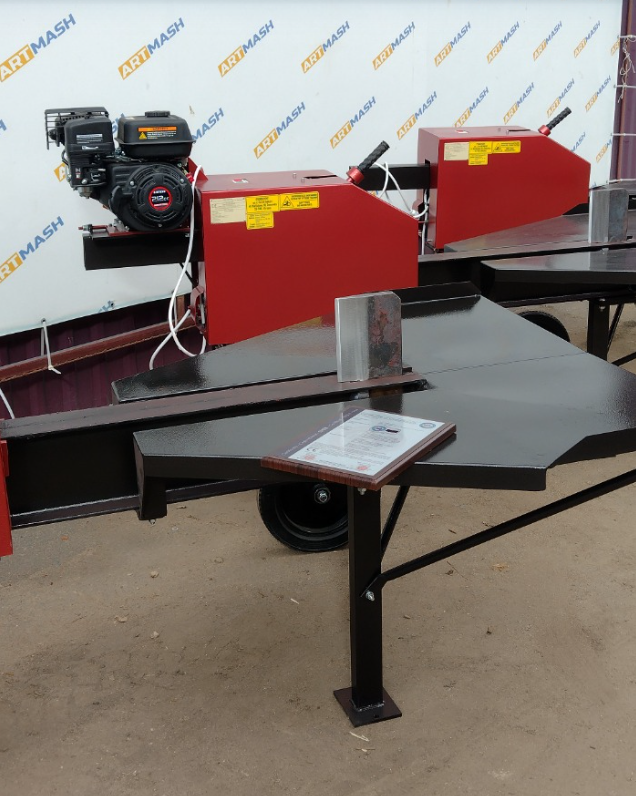 Industrieller Holzspalter DKPR-380 von Artmash mit 380V Elektromotor, 12 Tonnen Spaltkraft und hoher Effizienz. Ideal für Forstwirtschaft und professionelle Holzverarbeitung.