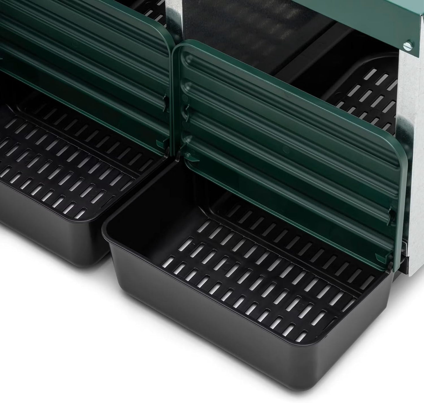 Langlebiges Legenest/Abrollnest mit Metallbeinen und Eierschublade. Ideal für Hausgeflügel. Hygienisch & leicht zu reinigen.