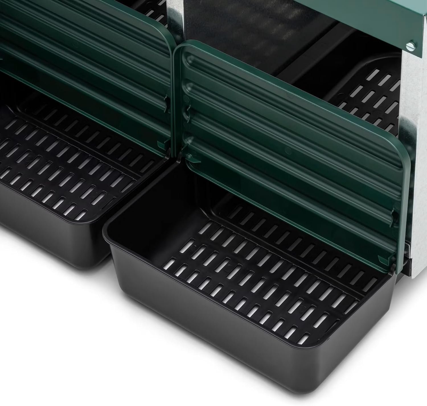 Langlebiges Legenest/Abrollnest mit Metallbeinen und Eierschublade. Ideal für Hausgeflügel. Hygienisch & leicht zu reinigen.