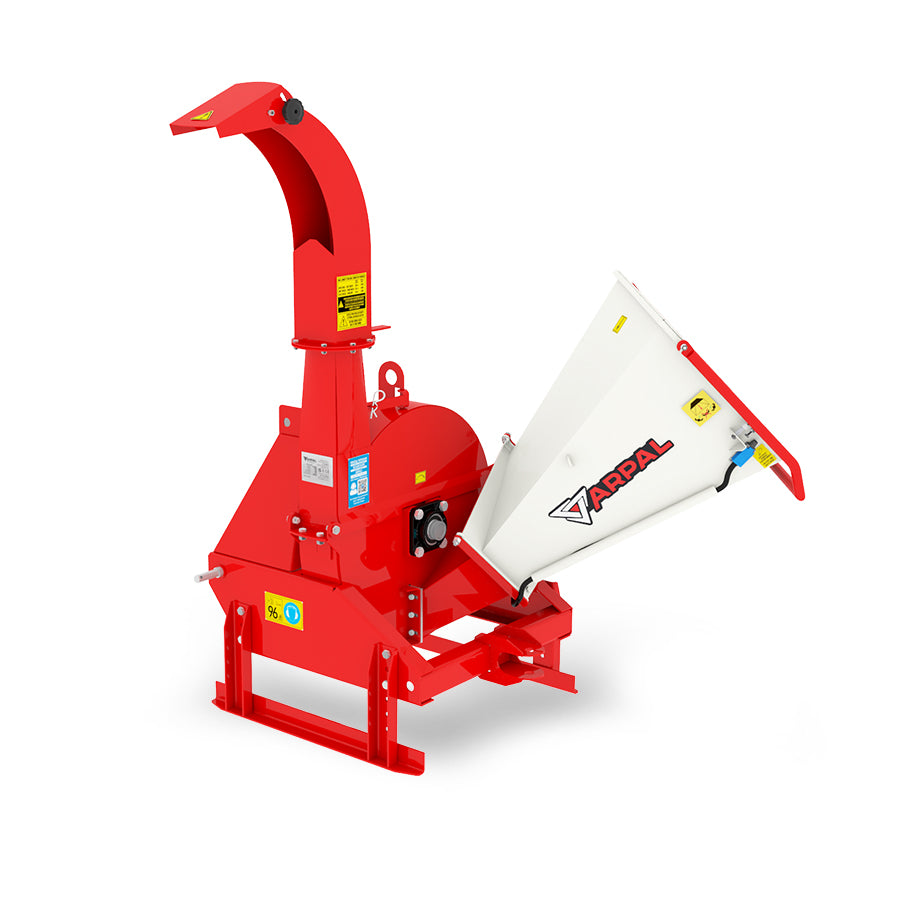 Häcksler MK-120 PTO ARPAL mit Zapfwellenantrieb, max. 120 mm Astdurchmesser, 4 Schneidmesser aus 6XB2C-Stahl, Produktivität bis 6 m³/h, drehbarer Auswurfschacht für flexiblen Materialtransport.