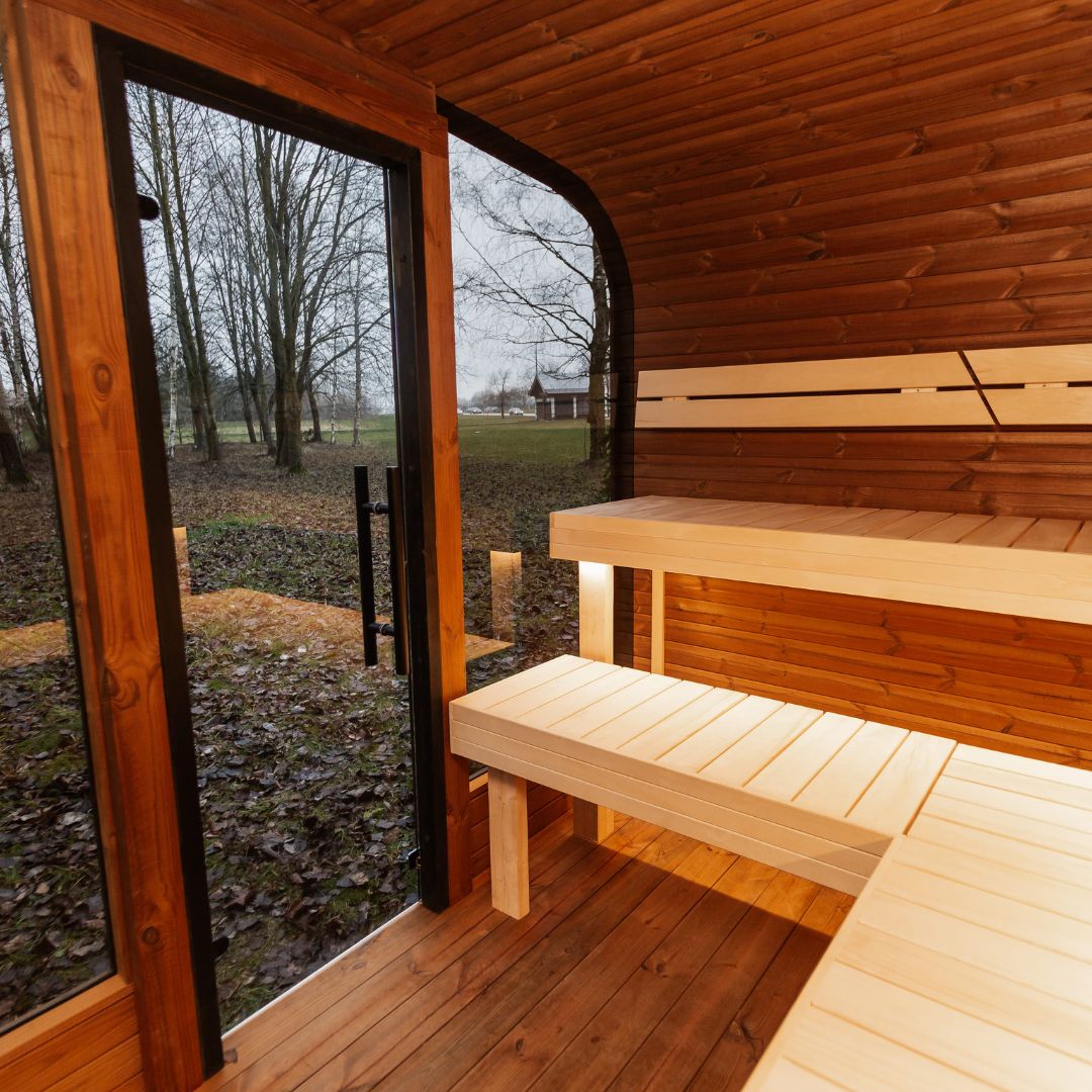 Komplett ausgestattete Panorama-LUX-MINI-Sauna 245×300 – aus Fichtenholz, mit Holzofen – sofort einsatzbereit